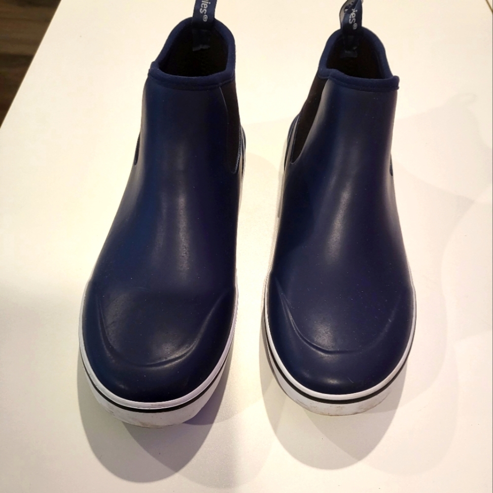 Ladies rain boots